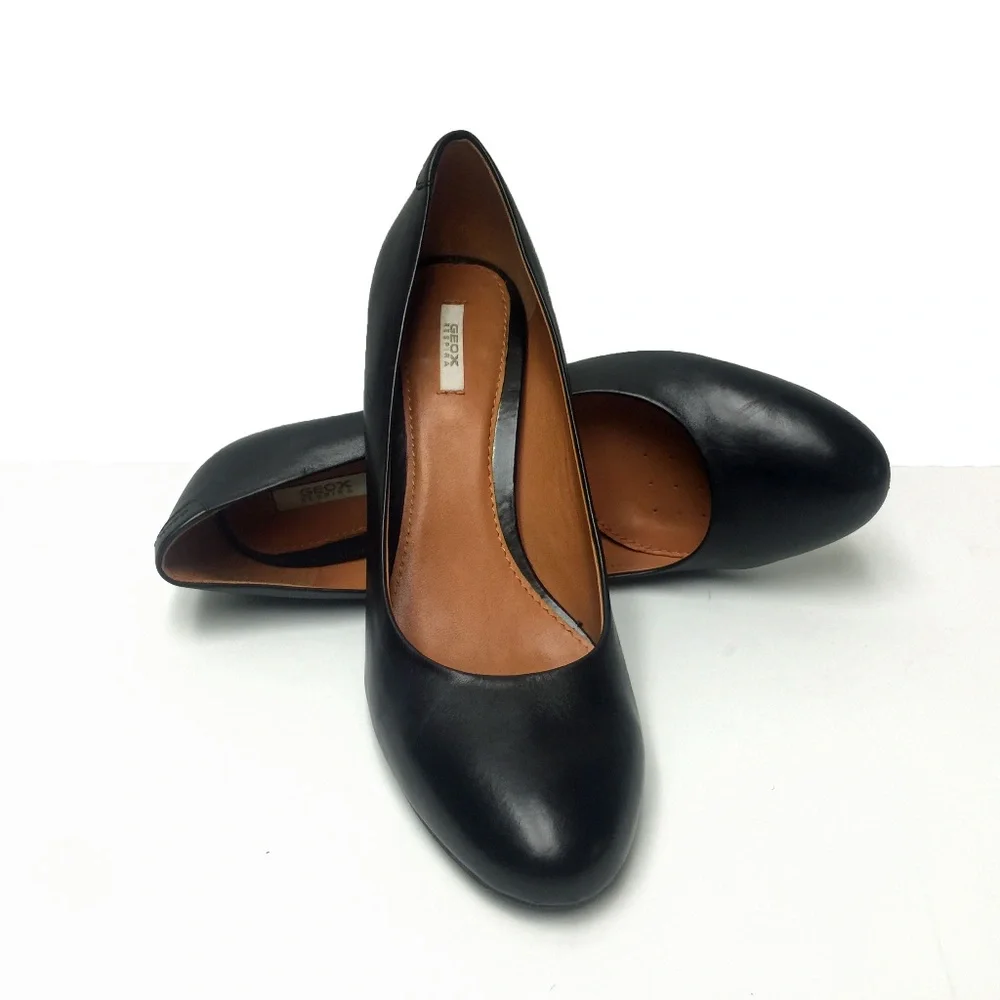 GEOX Respira Classic‎ Leather Pumps